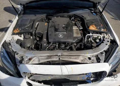 2017 Mercedes-Benz C 300 4Matic z USA, uszkodzony, nr VIN 55SWF4KB3HU214281